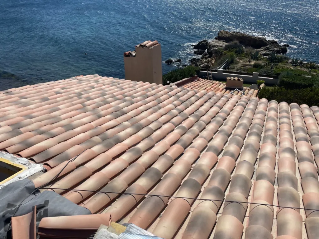 Changement d’une toiture de maison en P.S.T Canal sur Sausset les Pins près de Martigues