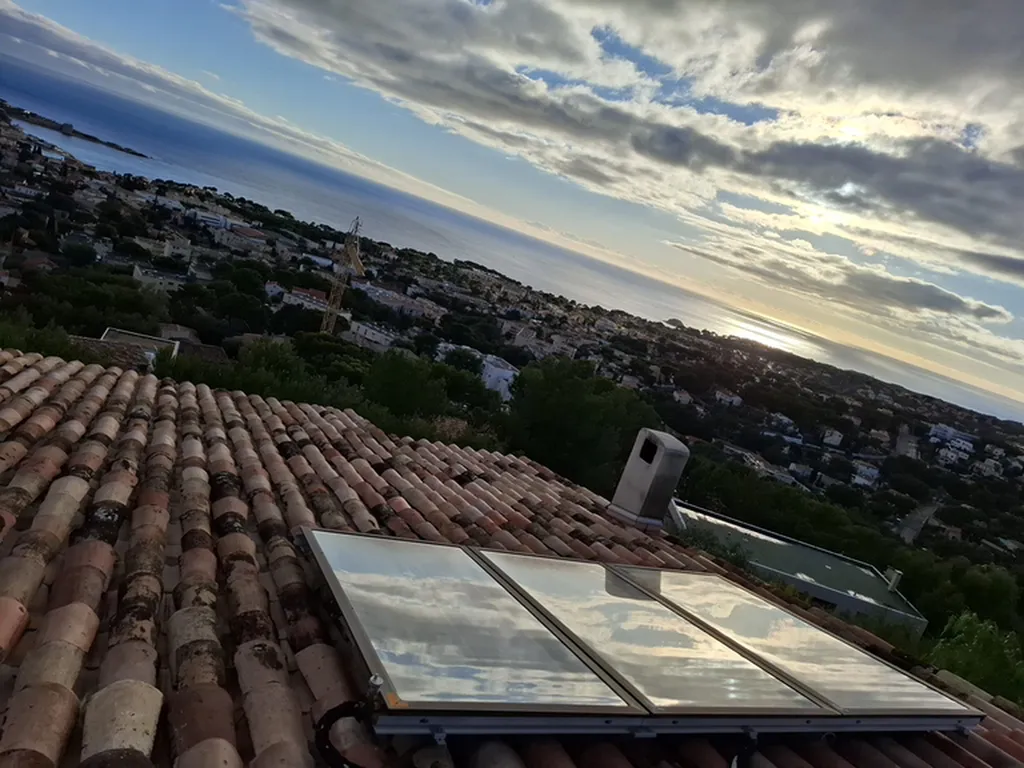 Remplacement d'un chauffe-eau solaire à Bandol au meilleur prix dès 3 500€