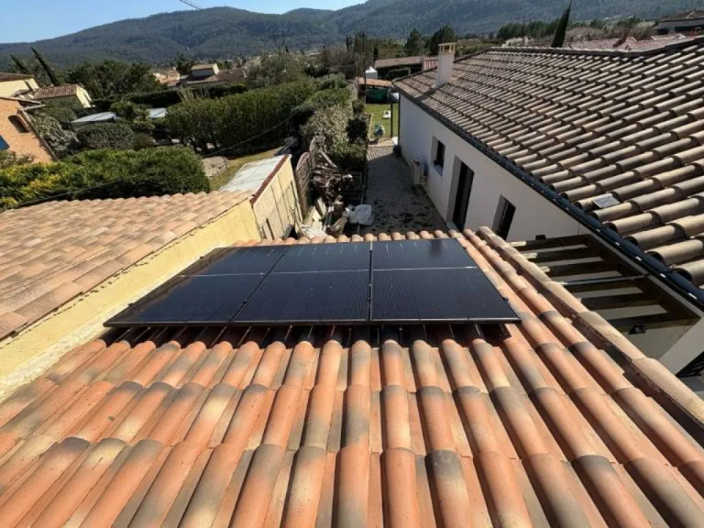 Installation de panneaux solaires photovoltaïques par Provence Energie Solaire Services dès 9 990€