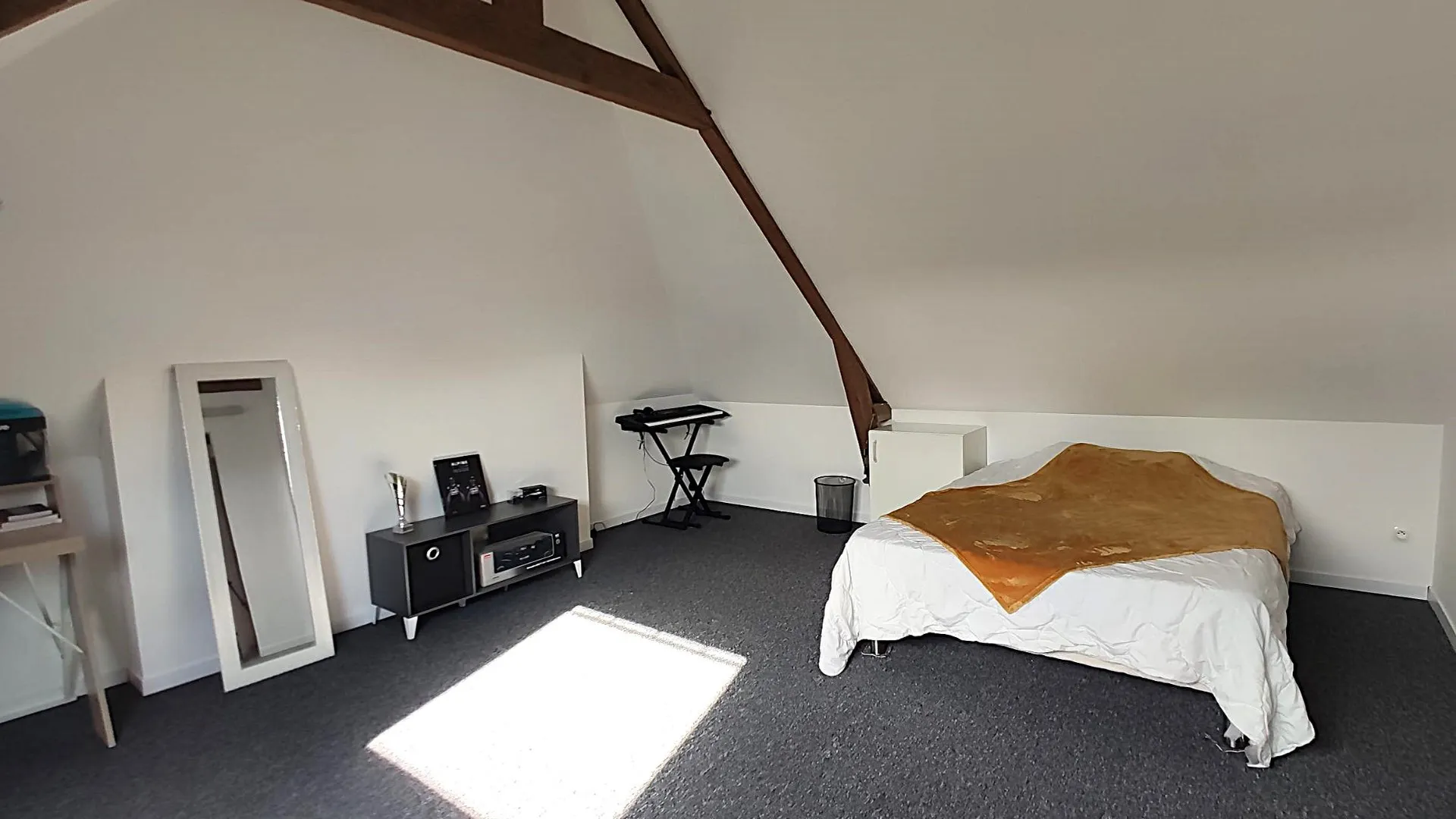 Ancien presbytère rénové 180m² avec 5 chambres, dépendances et maison annexe pour gîte, jardin clos, cachet et volumes, à proximité de Eu 76260