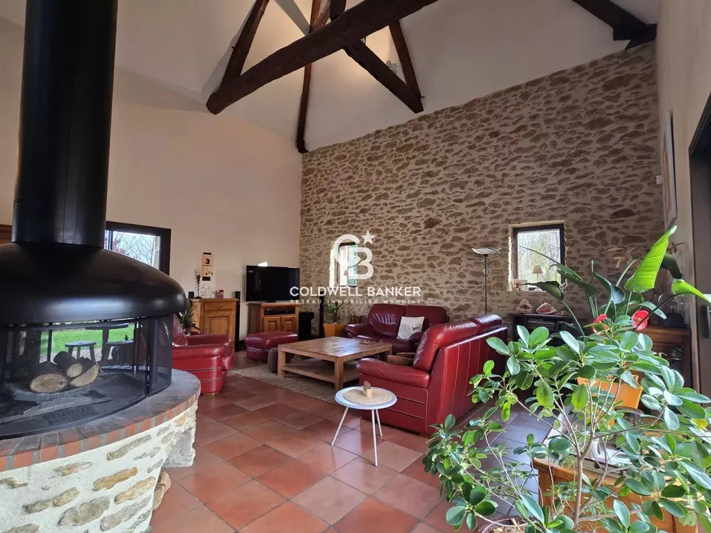 maison de caractère avec dépendance piscine et plan d’eau à vendre en sarthe proche le mans