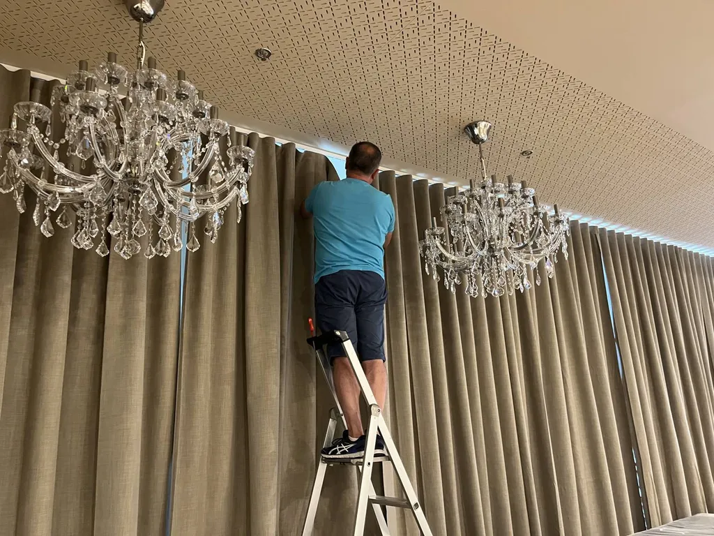 Fourniture et installation de tringles à rideaux haut de gamme et sur-mesure dans les Monts d’Or