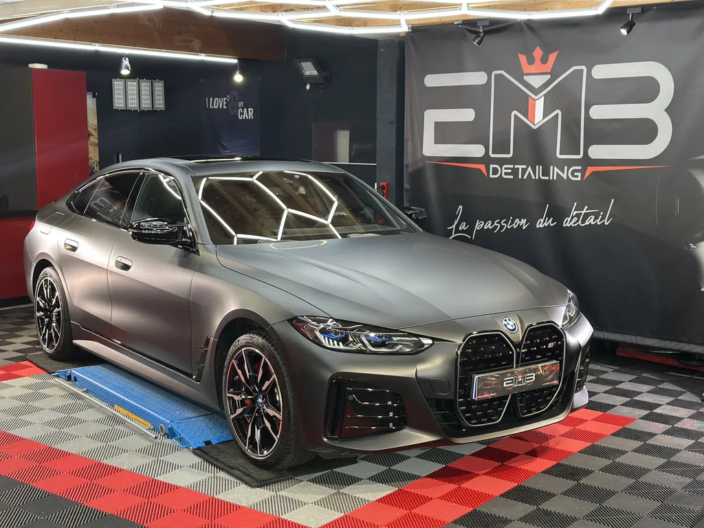 Pose de PPF « full-wrap » sur BMW i4 mate – EMB Detailing à Vaugneray, Lyon Ouest & Région