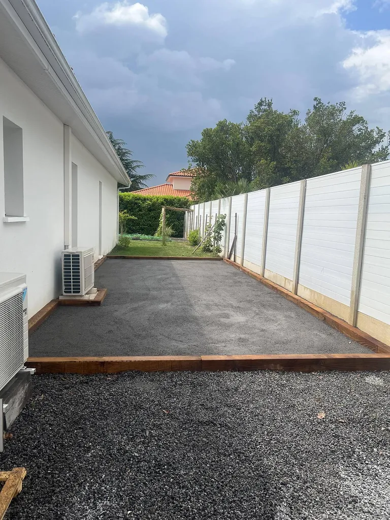 Réalisation d'un terrain de pétanque sur mesure par Evolution Paysage près de Pontenx-les-Forges