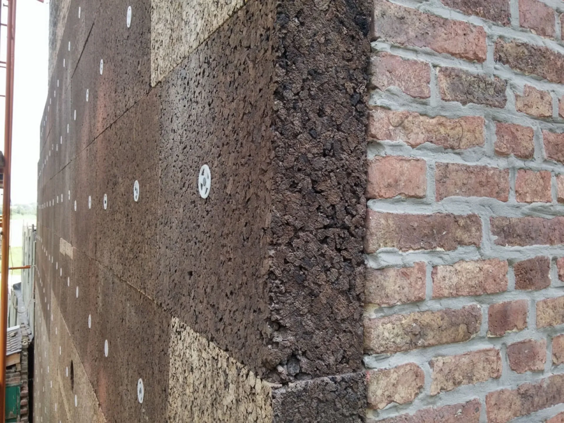 Isolation extérieure avec isolant biosourcé en liège et ravalement à la chaux aérienne : une combinaison gagnante pour le Havre (76, Seine-Maritime)