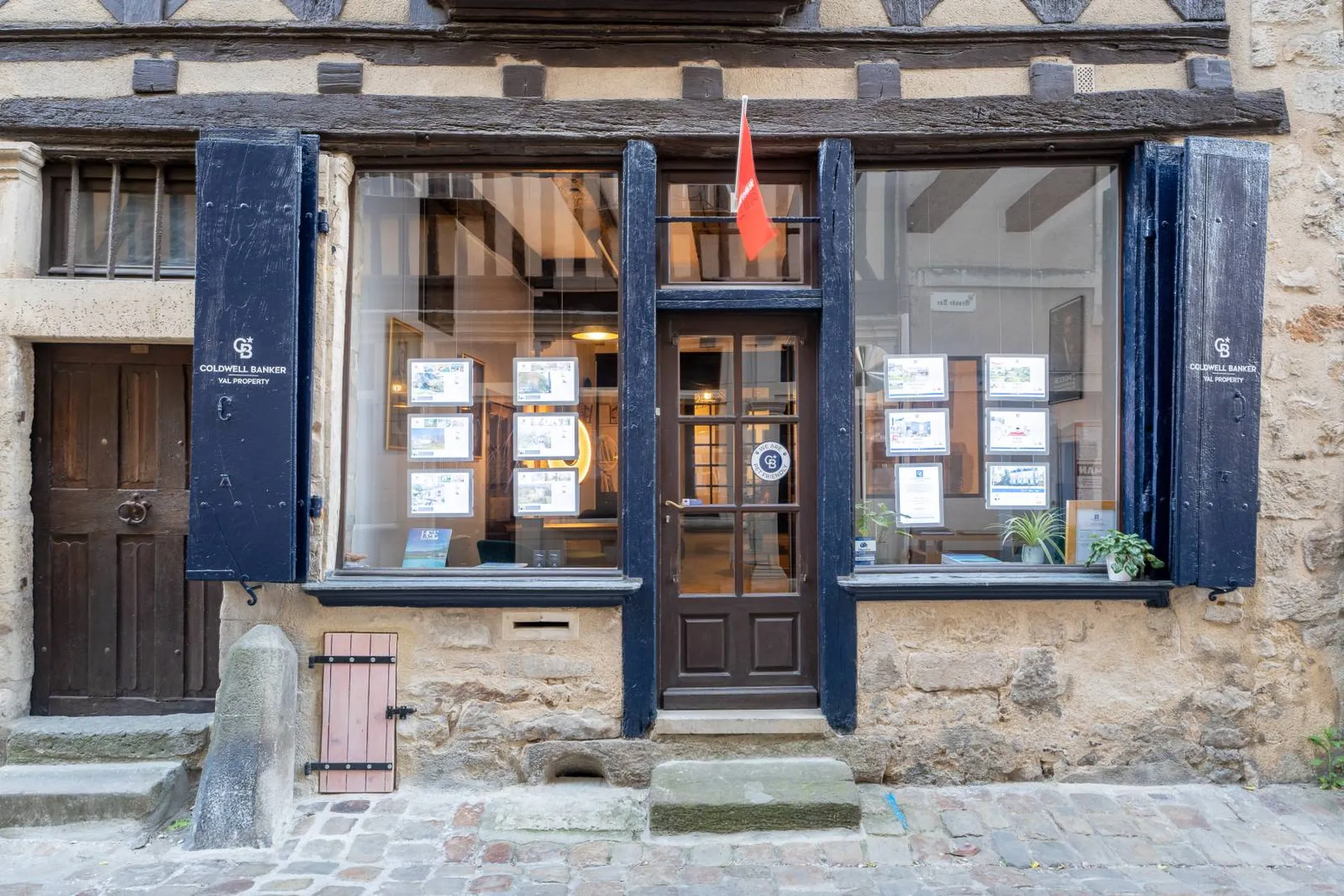 Notre agence au cœur de la cité Plantagenet au Mans - agence immobilière luxe le mans