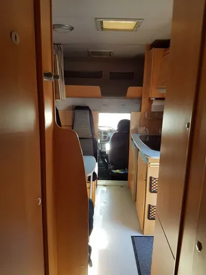 VENDU CAMPING CAR CHAUSSON WELCOME 28 CAPUCINE BLEU 6 COCHAGES