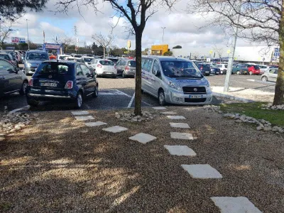 Graviers concassés sur ilôt paysager