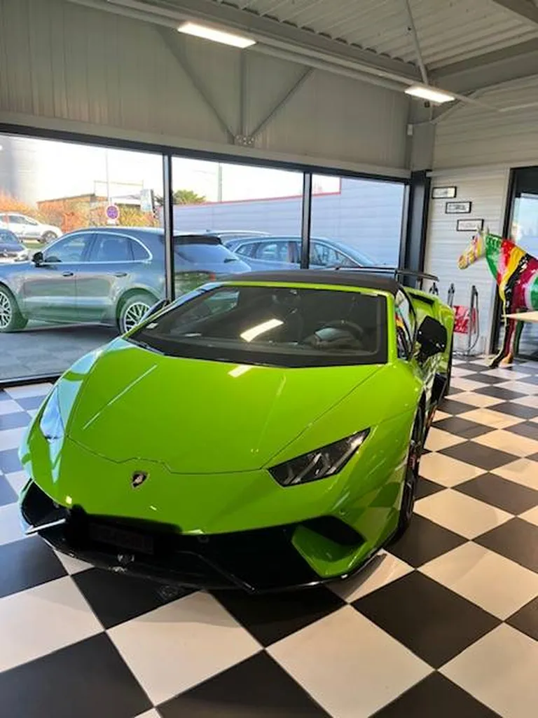 Lamborghini Huracan cabriolet Verde proche du Havre