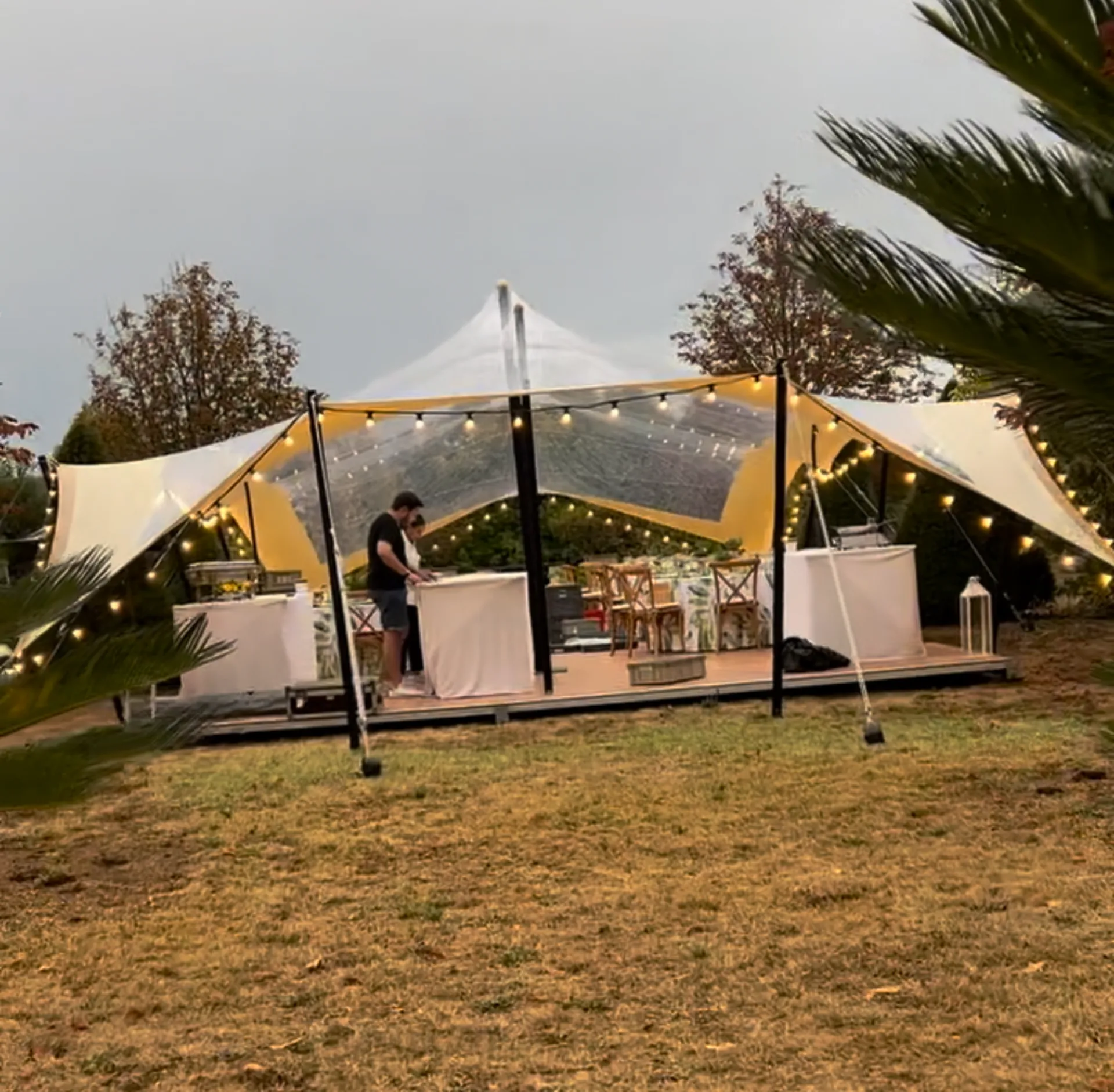 Mariage intimiste haut de gamme en domaine viticole provençal avec Wedding Planner coordinatrice de prestataires d'excellence dans le Var en PACA