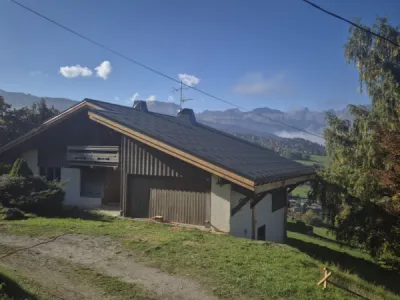 Réfection d’un toit tavaillon de 1990 et mise en place d’une couverture bac acier à Combloux près de Megève