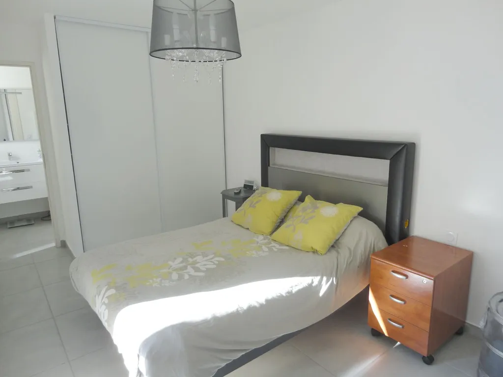 Appartement 3/4 Roquefort La Bédoule en rez de jardin