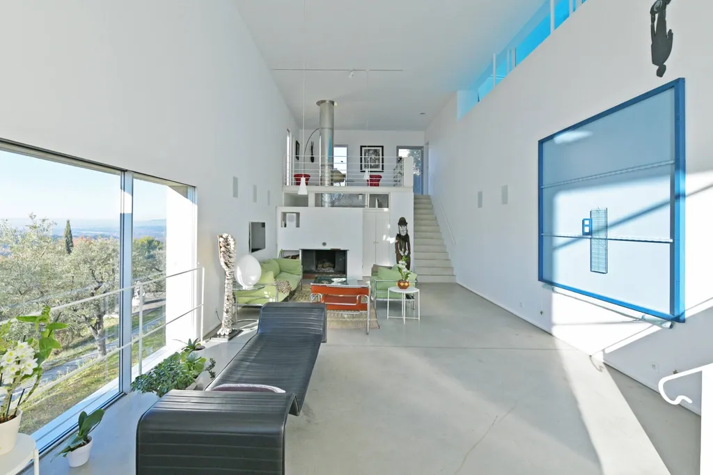 Propriété bioclimatique en position dominante proche village des Monts de Vaucluse   