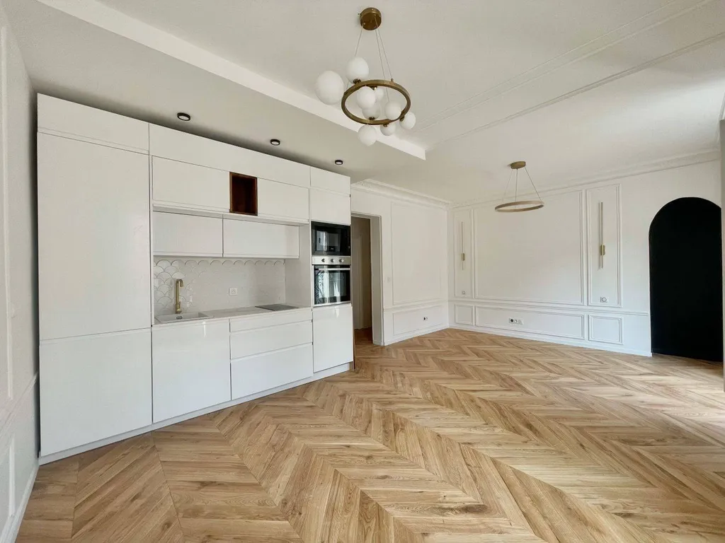 Appartement avec balcon entièrement rénové - Mac Mahon / Ternes / Arc de Triomphe