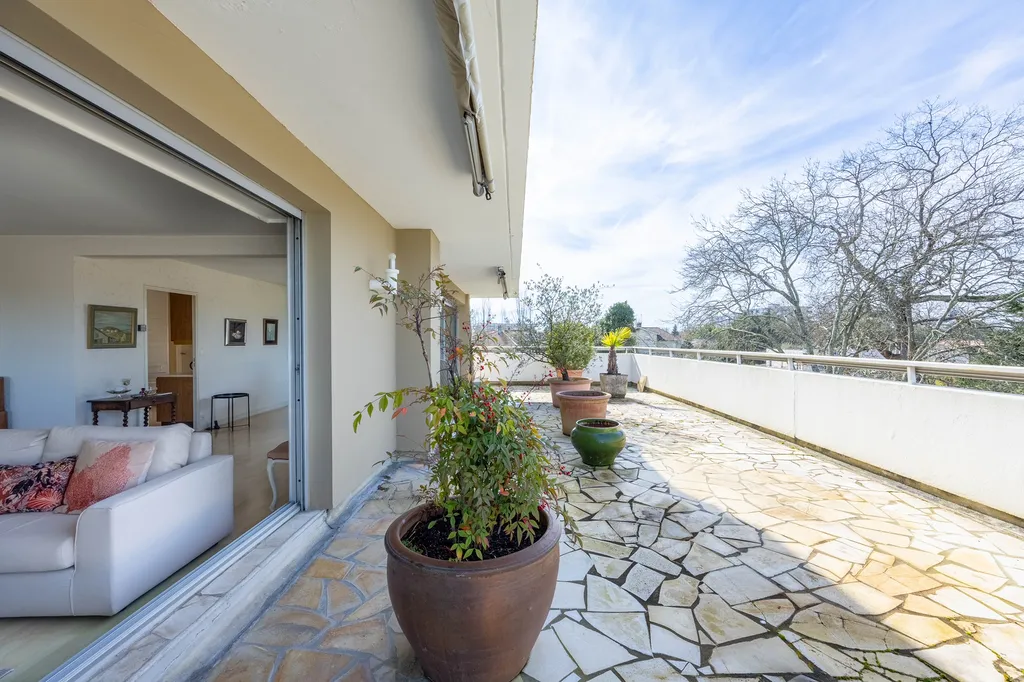 Bel appartement T5 avec grande terrasse Bordeaux Caudéran, les Pins Francs