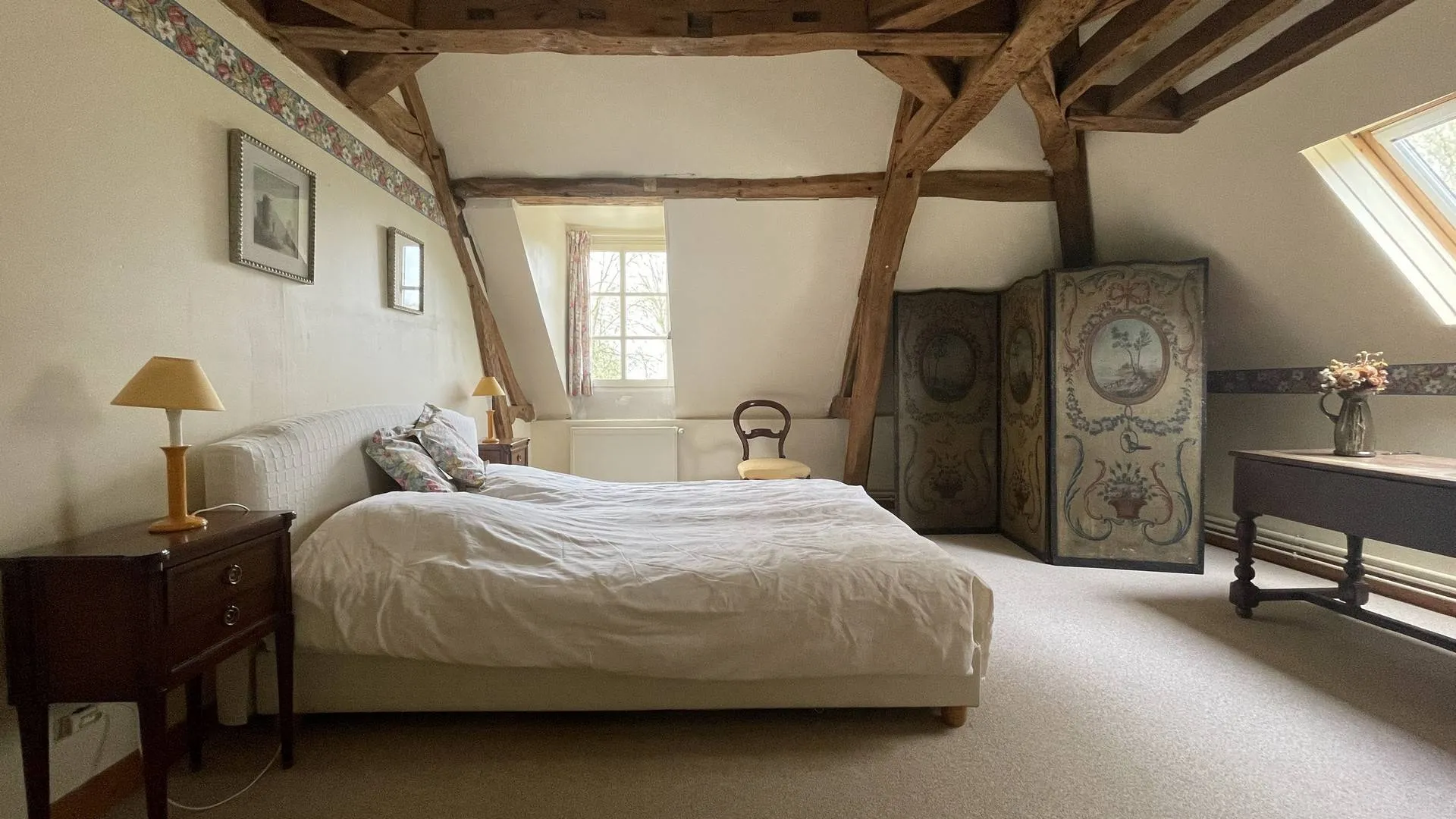 Immobilier de charme en Pays de Bray – Château rénové, 3 logements, 8 chambres, 3 ha