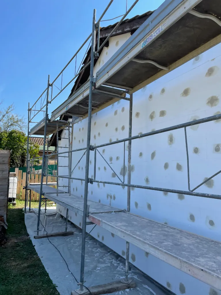 Isolation thermique par l’extérieur pour supprimer les ponts thermiques et réduire les factures d’énergie