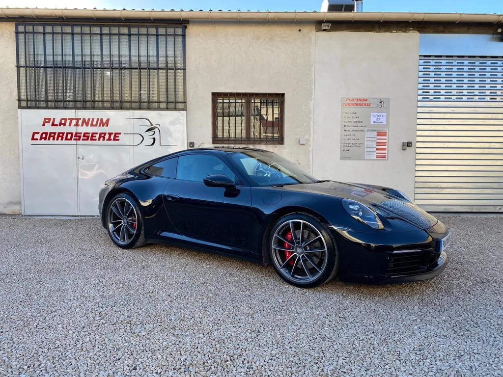 Réparation complète carrosserie Porsche 992 à Carnoux – Franchise offerte jusqu’à 300€ – Atelier haut de gamme près de Marseille et Cassis