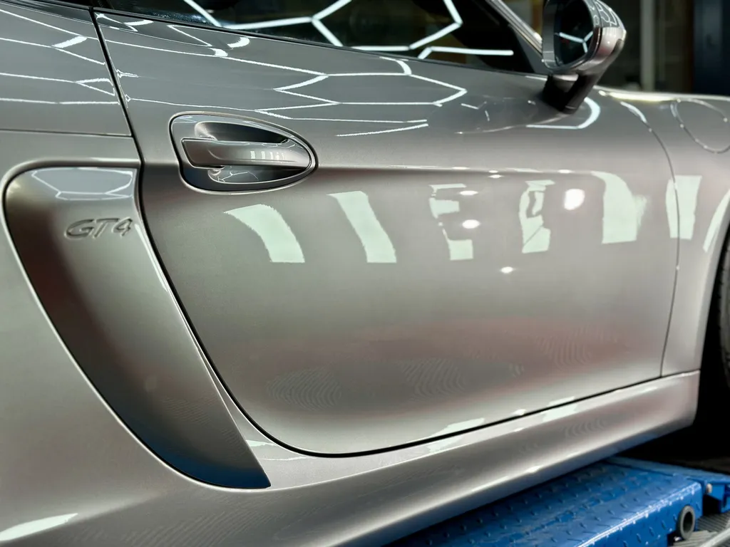 Protection carrosserie sur Limonest spécialiste porsche GT4