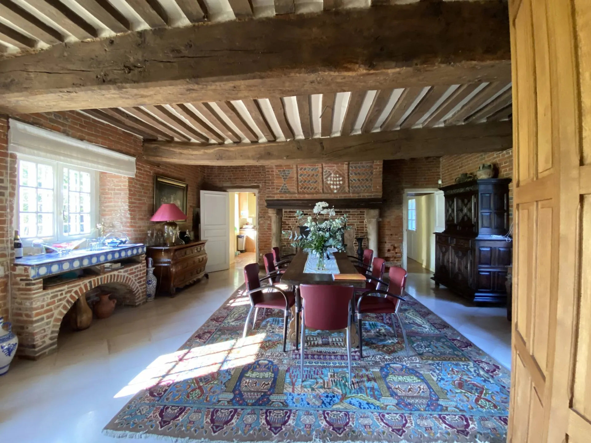 Vends belle propriété d'environ 330m² habitable sur 3 étages