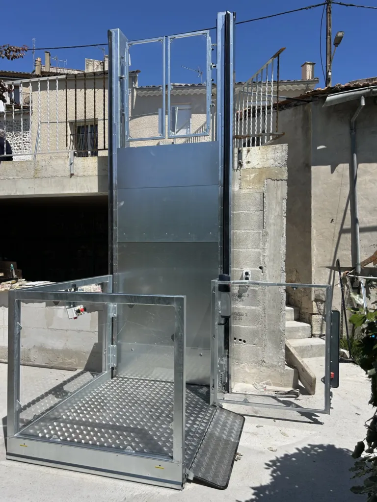 Strategos accès latéral