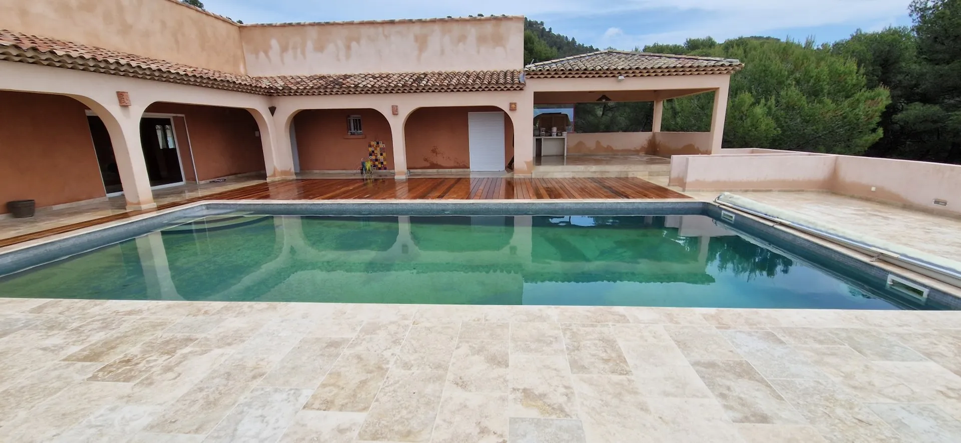 Tour de piscine Itauba Ventabren Bouche du Rhones
