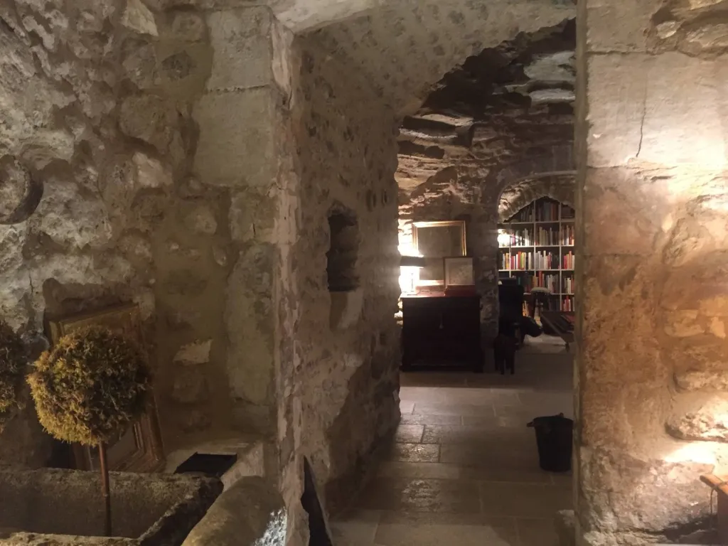 Charme et authenticité dans cette maison de village restaurée par Sacha