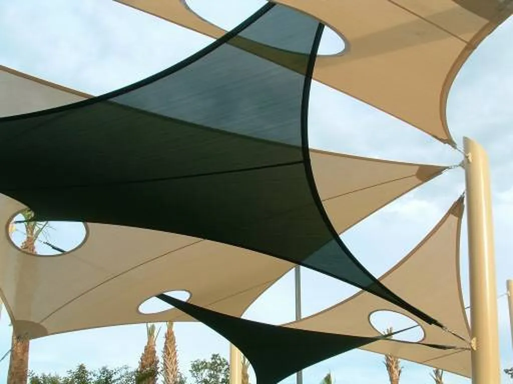 Voile d'ombrage école dans le Var 