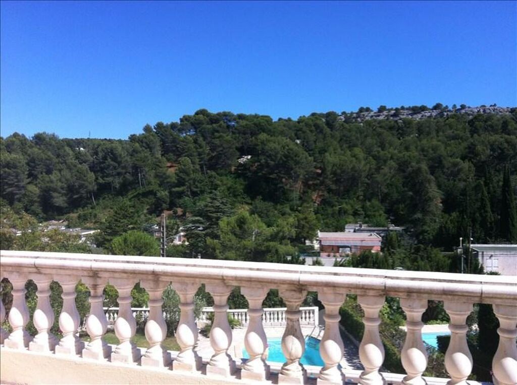 A vendre maison avec 2 logements sur carnoux