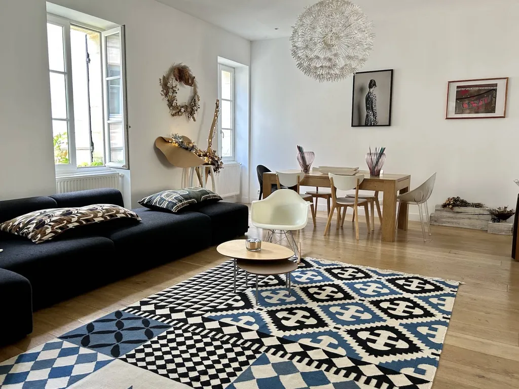 BORDEAUX  CHARTRONS SUPERBE MAISON EN PIERRE RÉNOVÉE 245M2 DOUBLE GARAGE ET EXTERIEURS