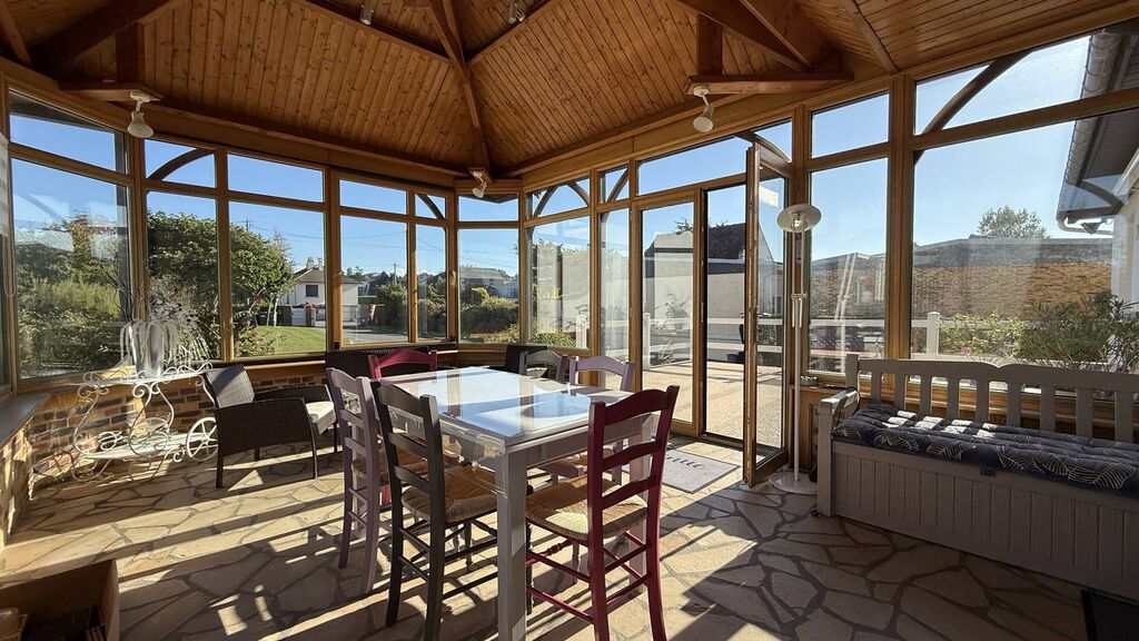 À vendre – maison avec logement indépendant Dieppe : idéal pour activité libérale, gîte ou investissement locatif.