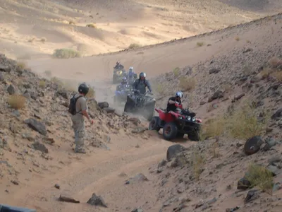 RANDONNÉE QUAD AU PIED DE LA SAINTE BAUME AVEC PAUSE PIQUE-NIQUE AVEC PASSAGER