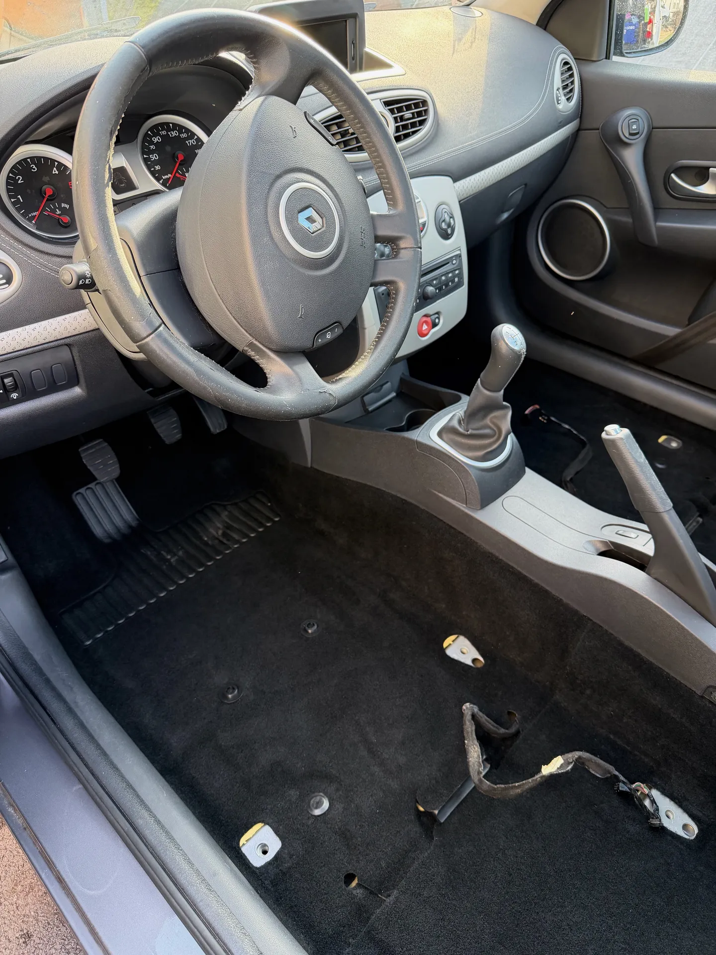 Nettoyage intérieur complet de voiture à Saint-Etienne