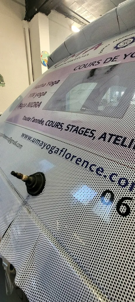 Flocage sur mesure en microperforé