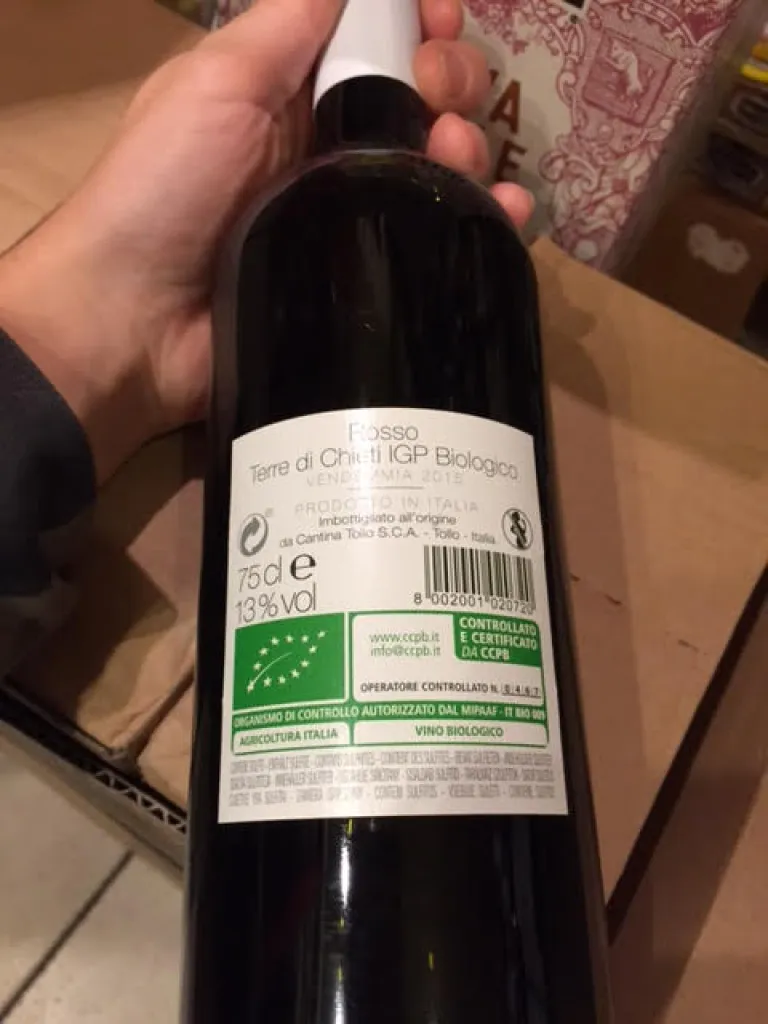 vino rosso biologico