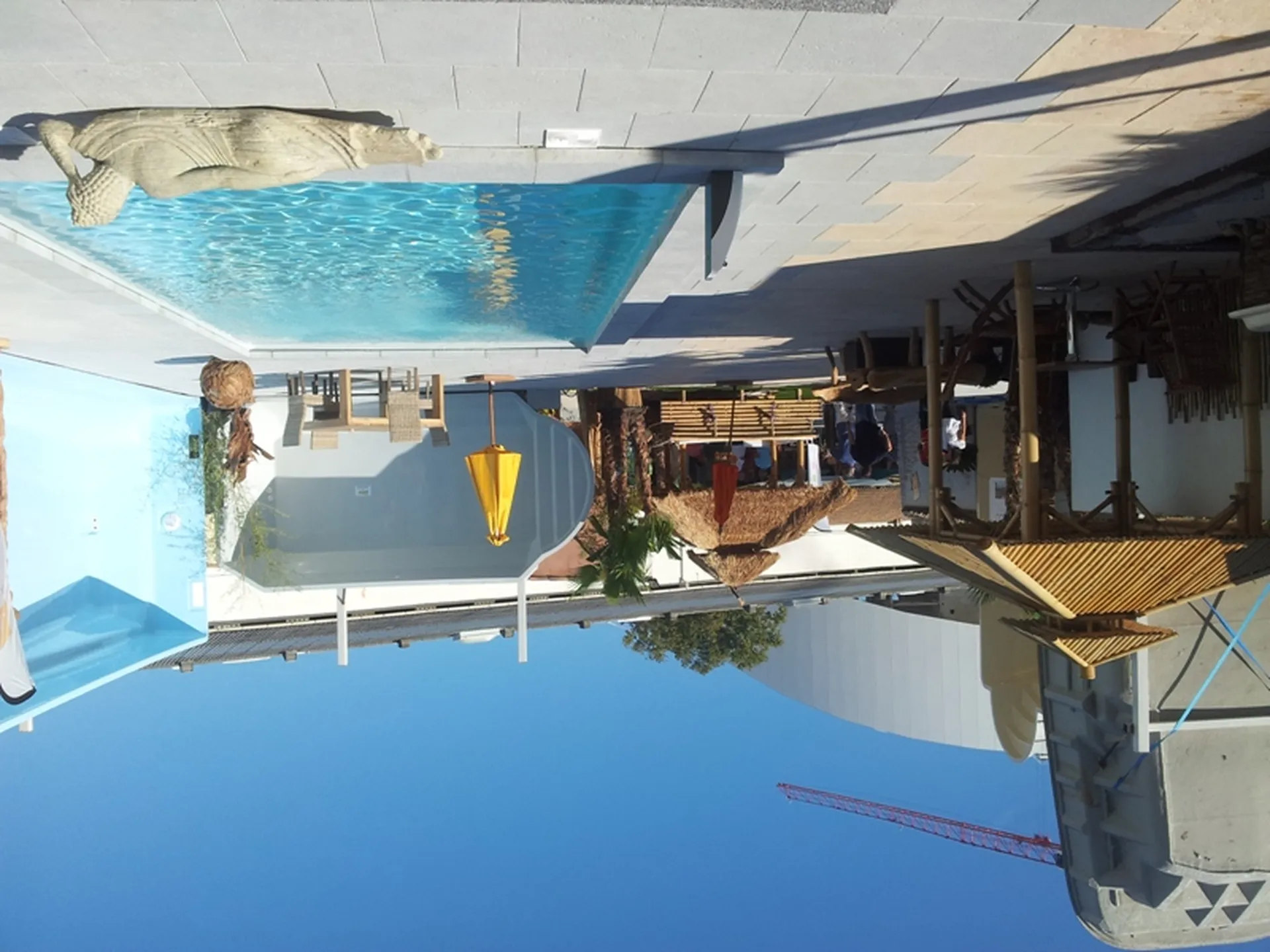 Piscine fond incliné modèle Canelle