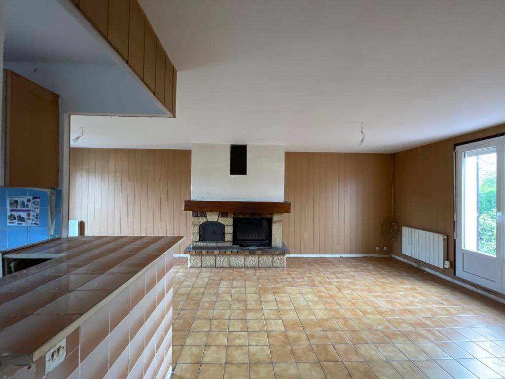 JE RECHERCHE UNE MAISON AVEC UN GRAND TERRAIN