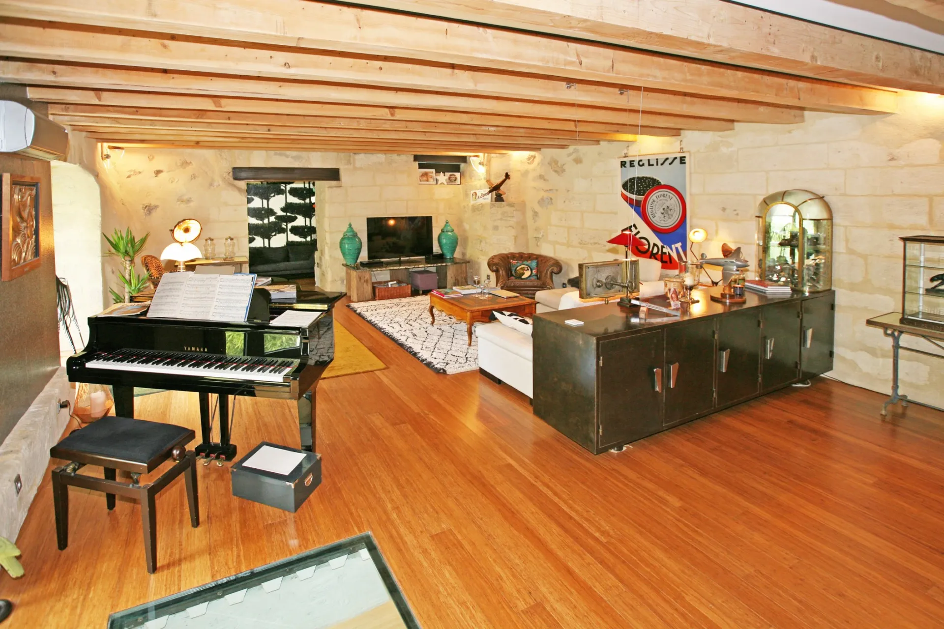 A vendre, proche Avignon, charmante maison de village avec cour arborée    