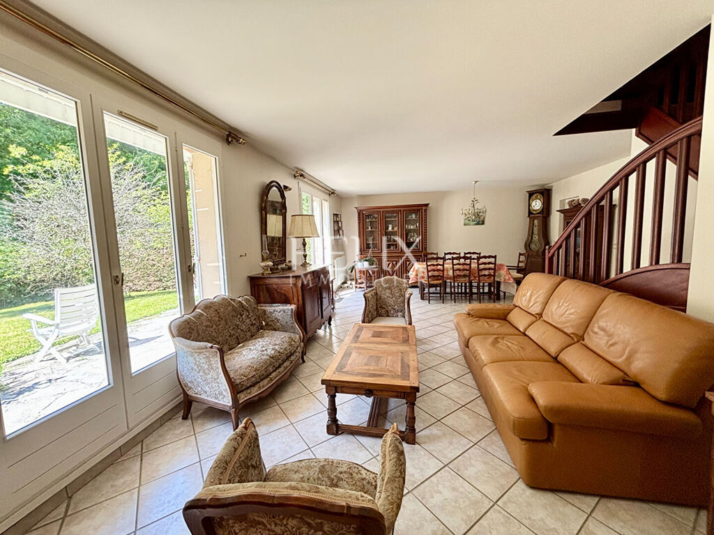 Maison proche lycée international, lisière de foret Saint Germain En Laye 145 m2.