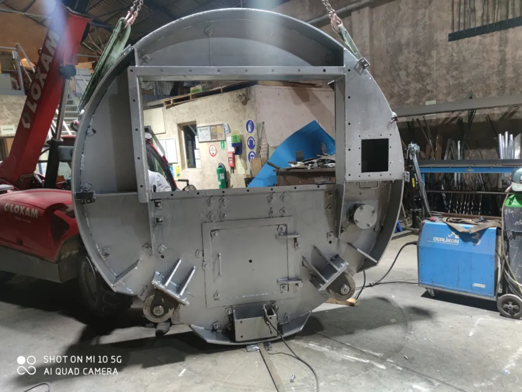 REMISE EN ETAT REPARATION BOUCLIER ACIER DANS NOS ATELIERS DE CHAUDRONNERIE A MARTIGUES POUR NOTRE CLIENT DE PORT SAINT LOUIS DU RHONE