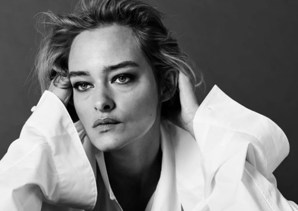 Lis Lareida une collection printemps-été 2020 intemporelle que Sacha vous propose dans son concept store.