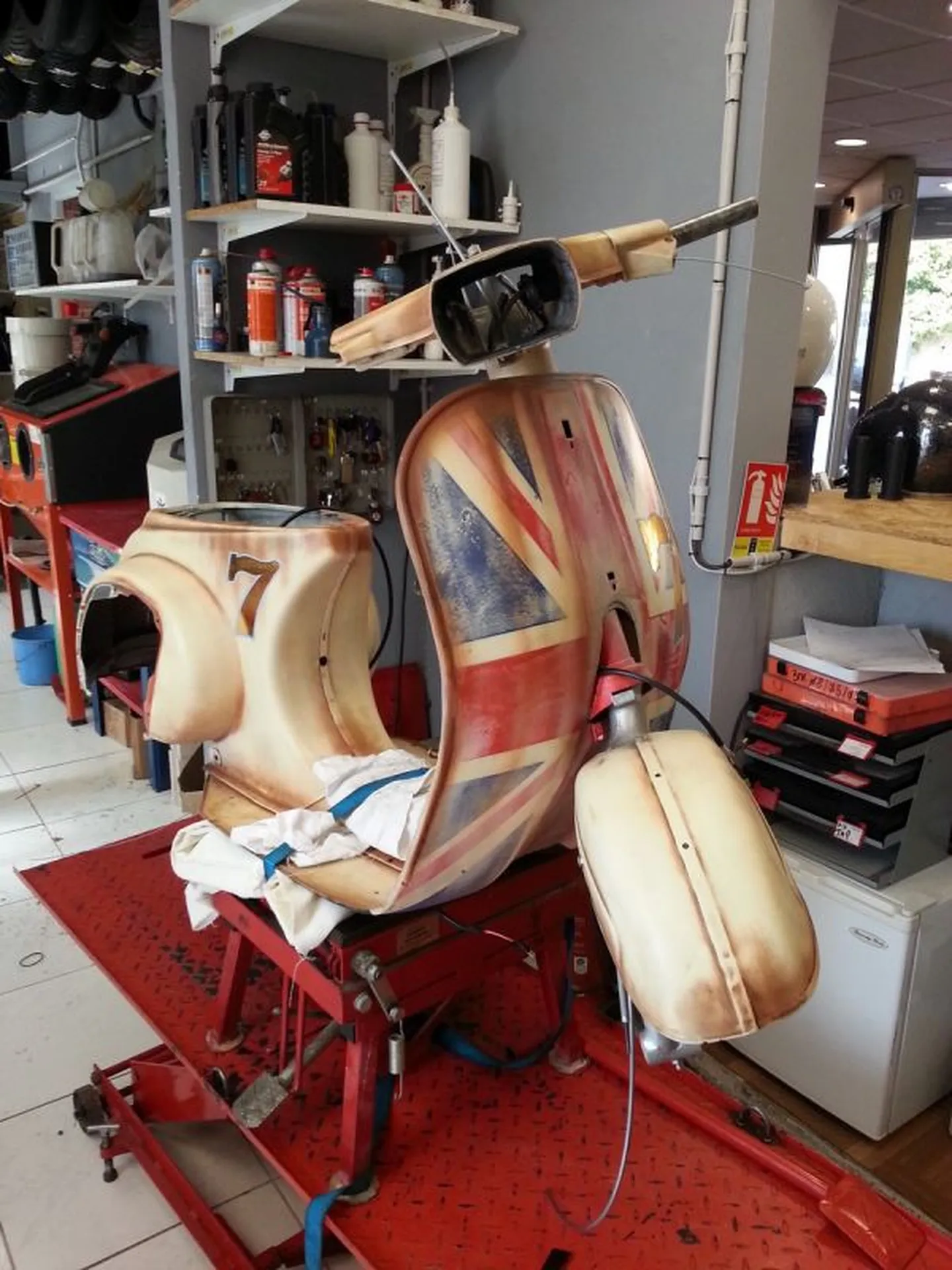RESTAURATION VESPA 50 SPECIAL