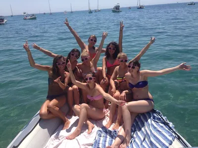 Naviguez vers l'aventure : Enterrement de vie de jeune fille en bateau