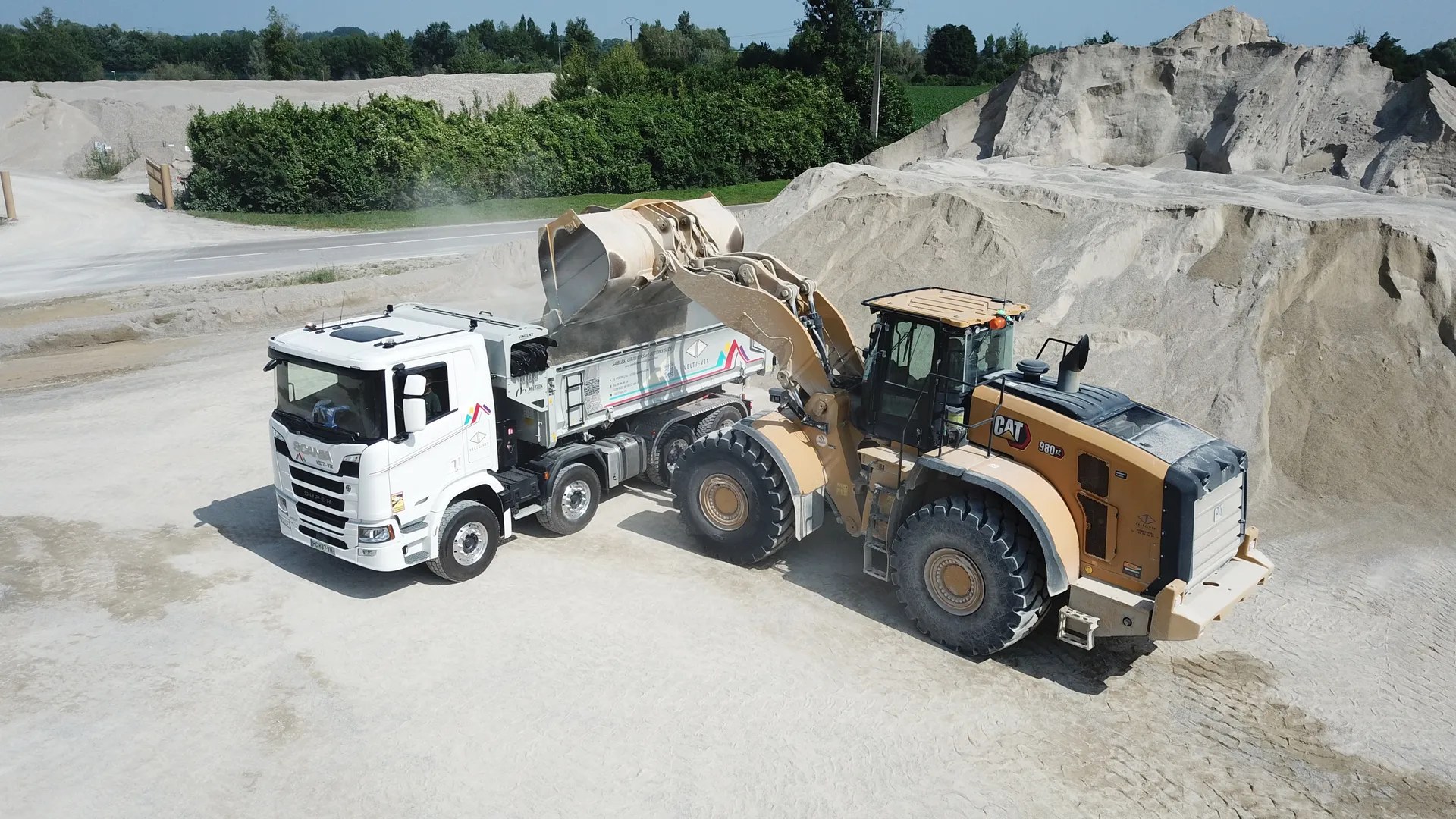 Chargement d'un camion Veltz-Vix