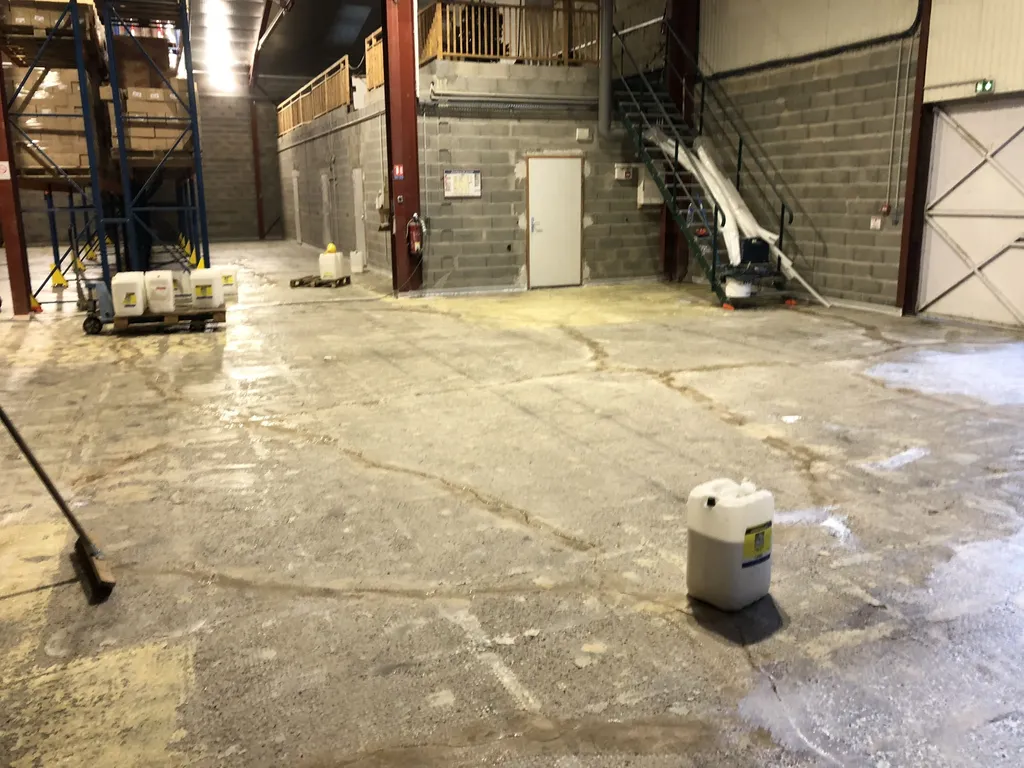 SOL EN COUCHE D'USURE INDUSTRIEL A MANOSQUE 04