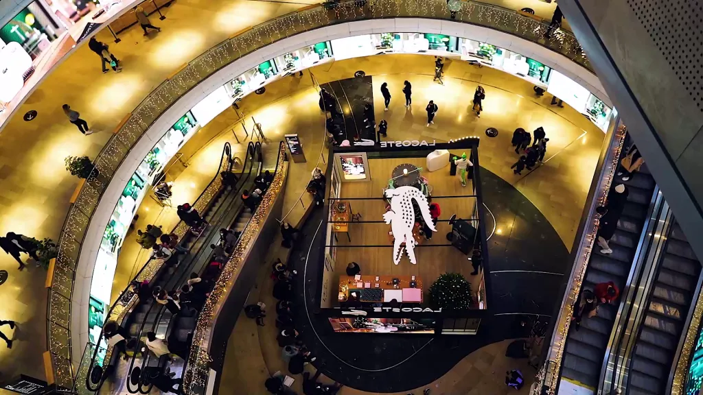 Réalisation d'une vidéo marketing/communication pour l'entreprise Clear Channel à l'occasion de la campagne Lacoste  à Paris La Défense