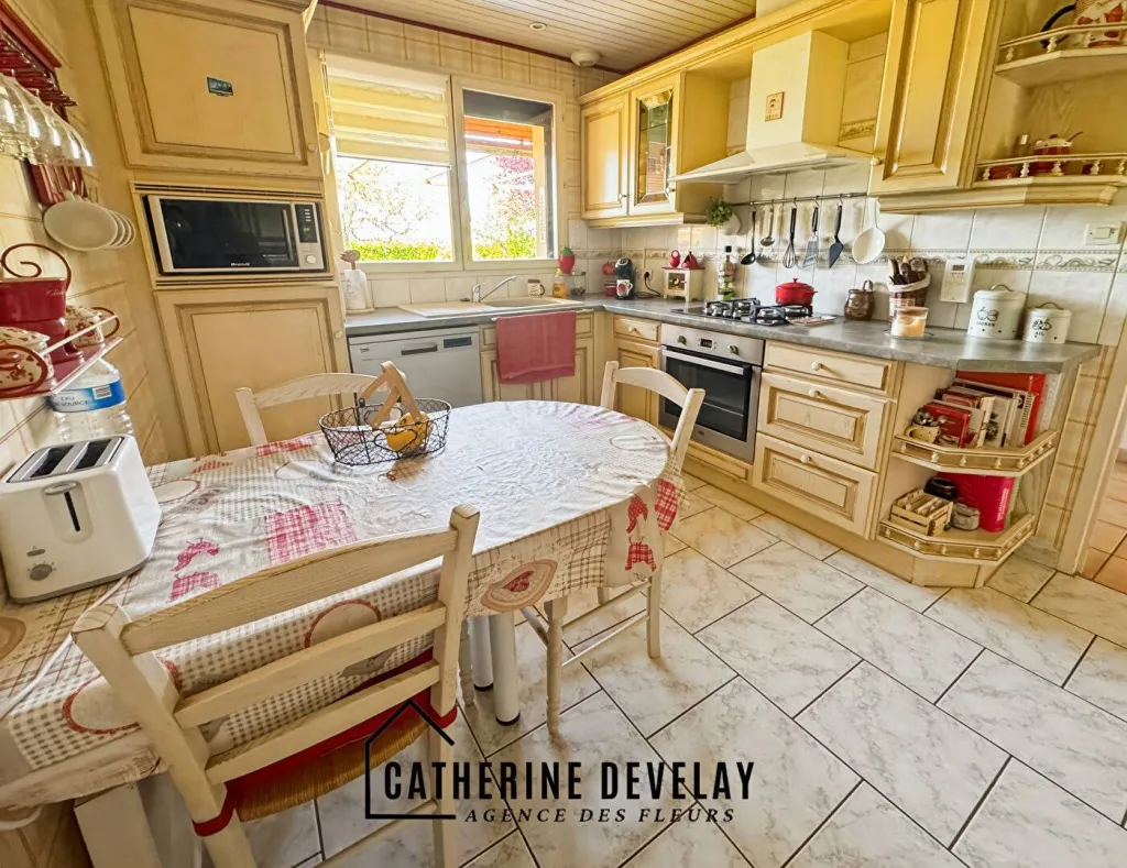 A acheter, maison de 164 m² édifiée sur 1200 m² de terrain sur la commune de SAINT PIERRE DU BOSGUERARD 27370