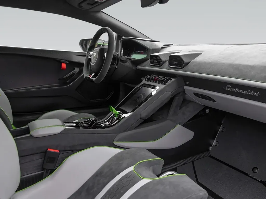 Volant sport en Alcantara de la Lamborghini Huracán Tecnica Ad Personam, finition haut de gamme et esprit racing