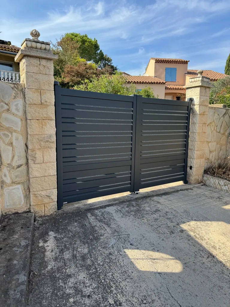 Mise en place d'un portail Kostum modèle Strolad sur Istres