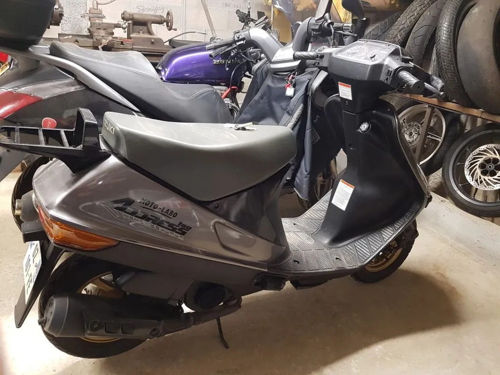 SUZUKI ADRESS LA SEYNE SUR MER